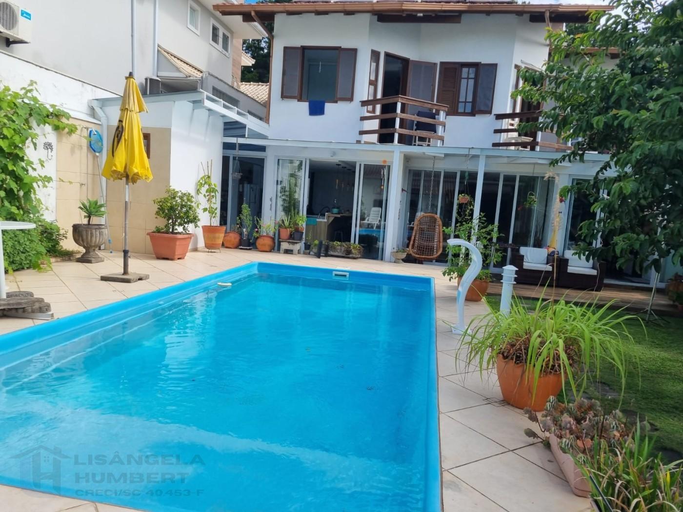 P�tio com piscina
